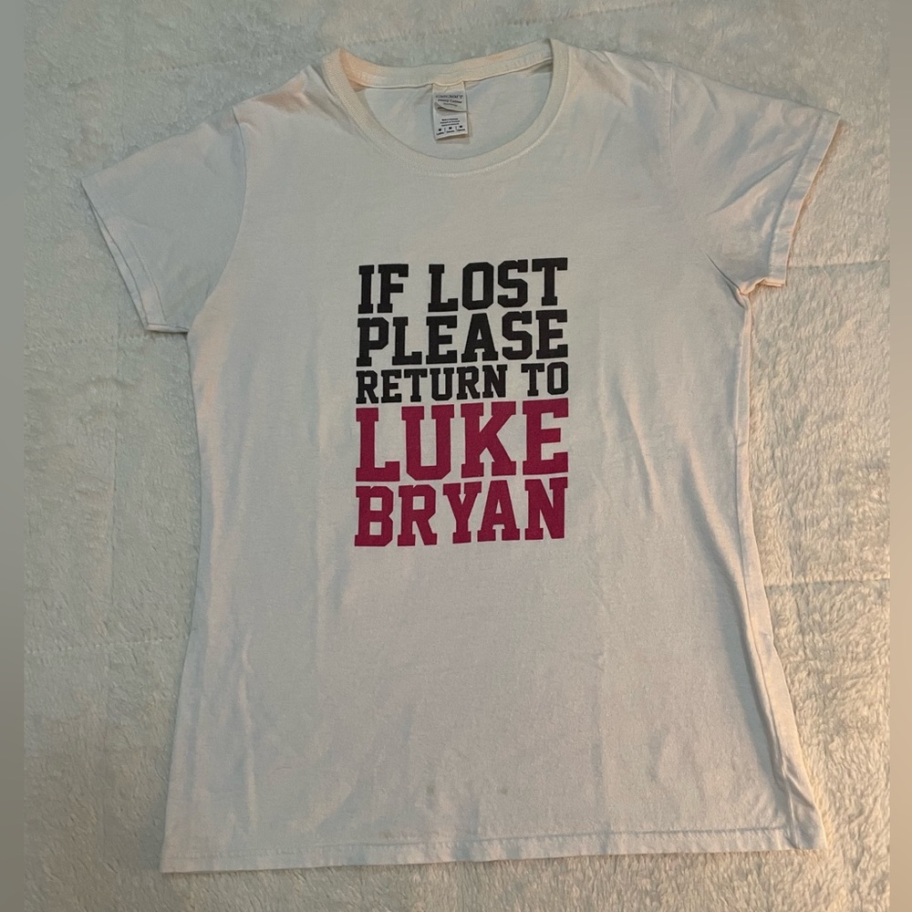 “IF LOST PLEASE RETURN TO LUKE BRYAN” Women’s Medium T-Shirt